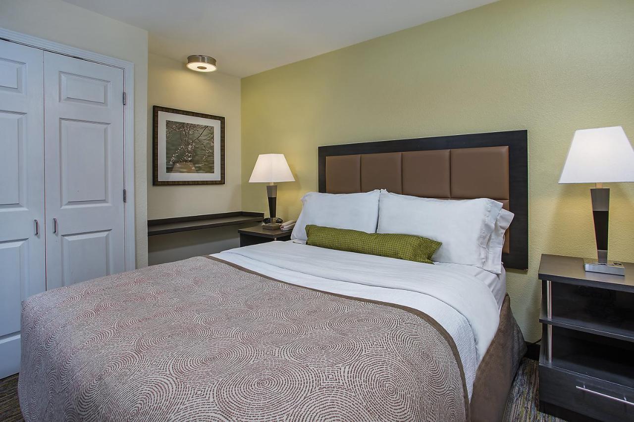 Candlewood Suites Louisville Airport By Ihg Kültér fotó
